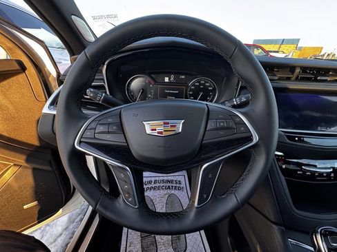 Used 2025 Cadillac XT5 Premium Luxury image 14