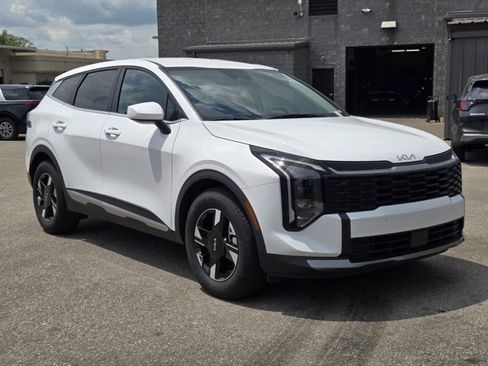 Certified 2026 Kia Sportage LX FWD image 3