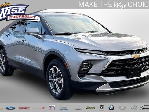 Used 2025 Chevrolet Blazer LT AWD/4WD image 1