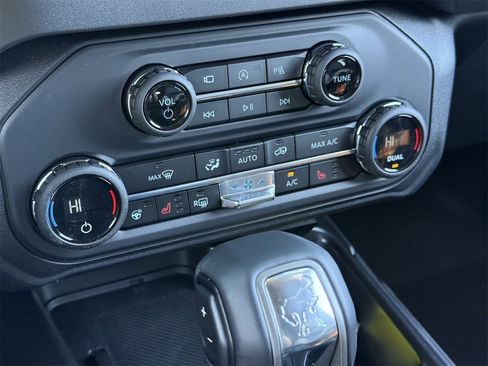 New 2025 Ford Bronco Outer Banks image 42