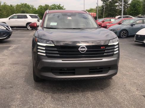 Used 2025 Nissan Kicks SR image 3