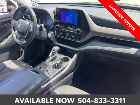 Used 2023 Toyota Highlander L FWD image 15