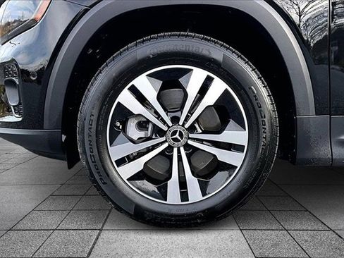 Used 2025 Mercedes-Benz GLB 250 4MATIC image 36