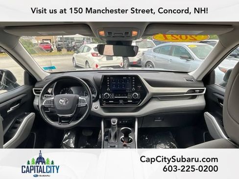 Used 2021 Toyota Highlander XLE AWD/4WD image 21