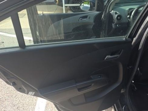 Used 2014 Chevrolet Sonic LT FWD image 17