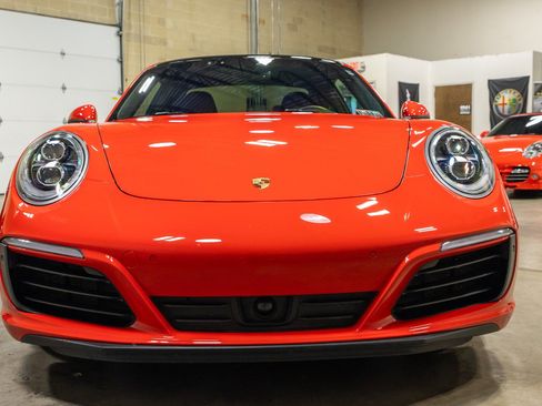 Used 2018 Porsche 911 Carrera RWD image 18