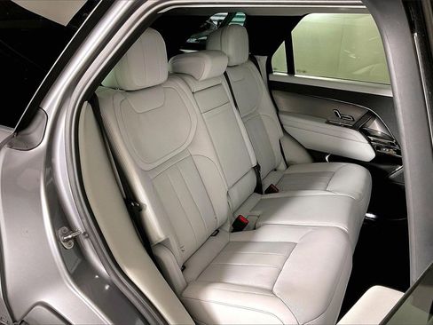 Used 2023 Land Rover Range Rover Sport SE image 26