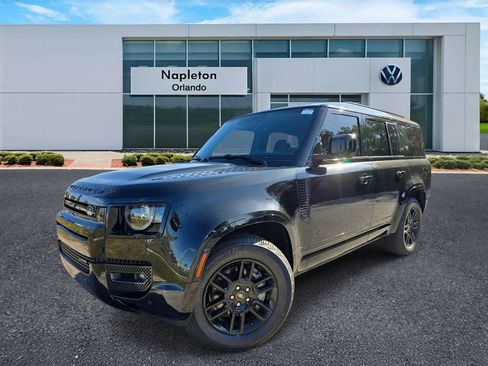 Used 2023 Land Rover Defender 130 X-Dynamic SE image 32