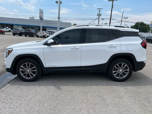 Used 2023 GMC Terrain SLT w/ Infotainment Package II AWD/4WD image 8