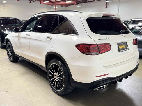 Used 2021 Mercedes-Benz GLC 300 image 4