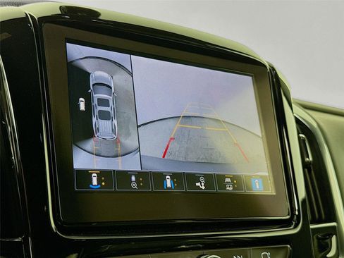 Used 2023 Chevrolet Traverse Premier w/ Redline Edition FWD image 15