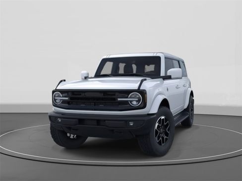 New 2025 Ford Bronco Outer Banks image 2