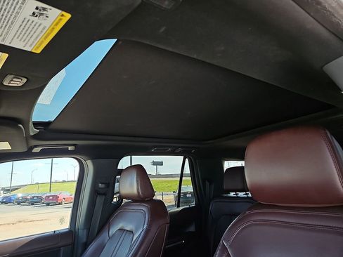 Used 2022 Ford Expedition Max Limited image 21