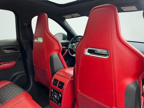 Used 2019 Jaguar F-PACE SVR AWD/4WD image 30
