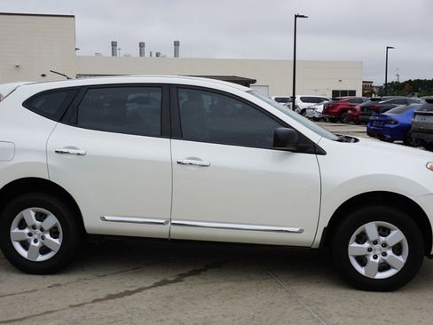 Used 2013 Nissan Rogue S image 4