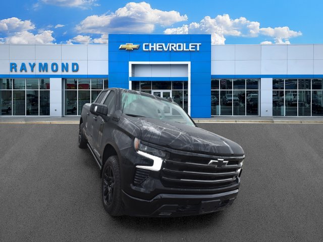 Used 2025 Chevrolet Silverado 1500 High Country w/ Midnight Edition AWD/4WD image 9