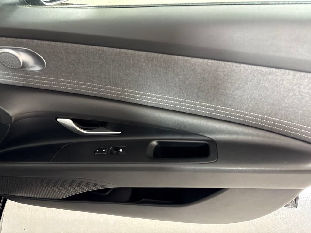 Used 2024 Hyundai Elantra Limited FWD image 13