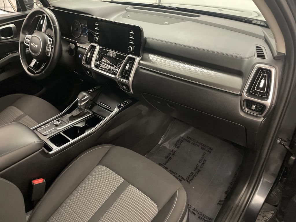 Used 2023 Kia Sorento LX AWD/4WD image 21