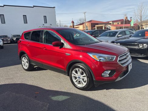 Used 2019 Ford Escape SE image 6