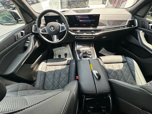 Used 2025 BMW X7 xDrive40i w/ Executive Package AWD/4WD image 19