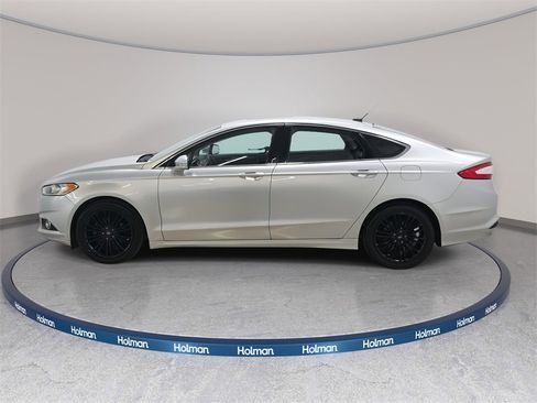 Used 2014 Ford Fusion SE w/ Equipment Group 202A image 9