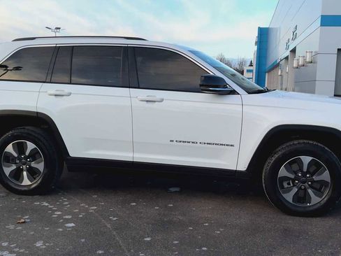 Used 2022 Jeep Grand Cherokee Limited 4xe image 9