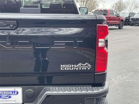 Used 2023 Chevrolet Silverado 2500 High Country image 34