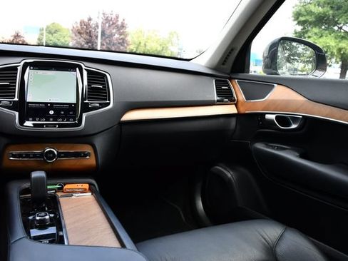 Certified 2024 Volvo XC90 B6 Plus AWD/4WD image 19
