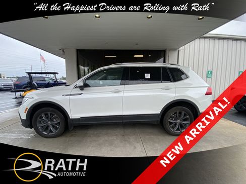 Used 2023 Volkswagen Tiguan SE AWD/4WD image 9