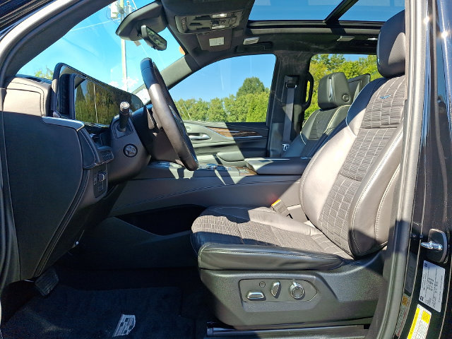 Used 2024 Cadillac Escalade Sport Platinum AWD/4WD image 13