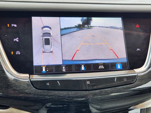 Used 2021 Cadillac XT6 Premium Luxury FWD image 8
