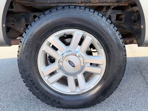 Used 2004 Ford F150 Lariat image 9