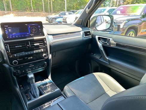 Used 2023 Lexus GX 460 Premium w/ Premium Plus Package AWD/4WD image 20