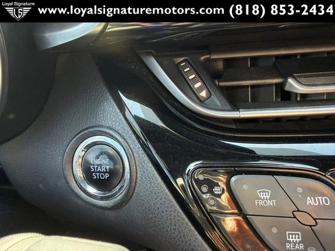 Used 2018 Toyota C-HR XLE FWD image 26