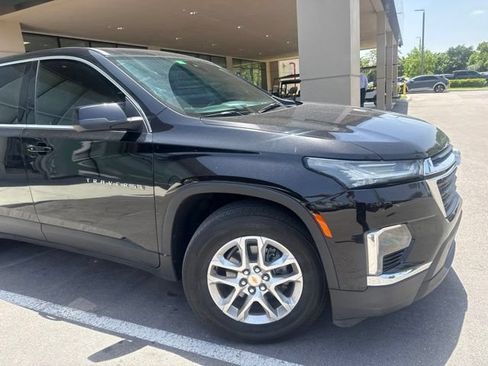 Used 2023 Chevrolet Traverse LS FWD image 4