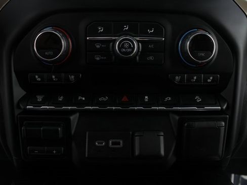 Used 2022 Chevrolet Silverado 2500 High Country w/ Z71 Off-Road Package image 8