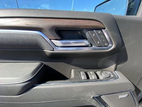 New 2026 GMC Sierra 1500 SLT image 13