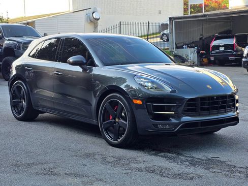 Used 2018 Porsche Macan Turbo AWD/4WD image 9