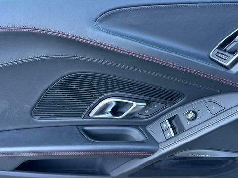 Used 2021 Audi R8 V10 w/ Premium Package image 11