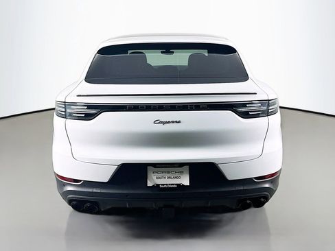 Certified 2023 Porsche Cayenne Platinum Edition image 10
