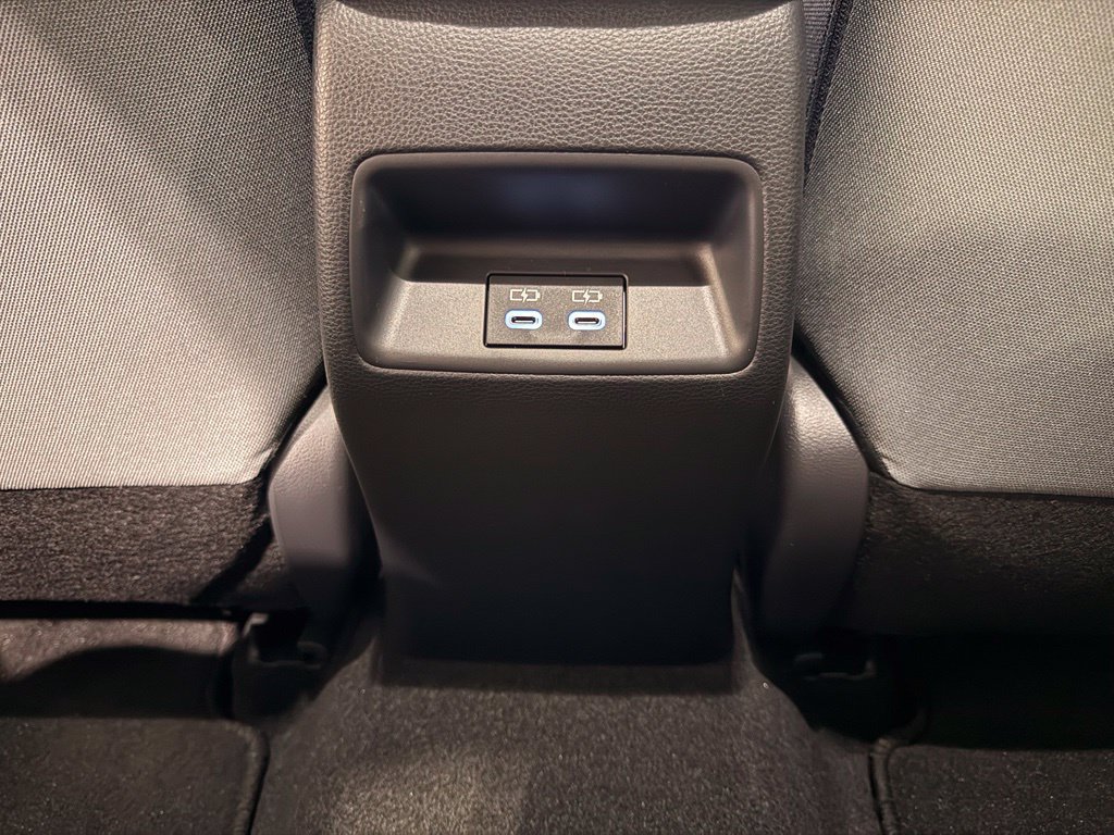 Used 2027 Toyota Corolla SE FWD image 31
