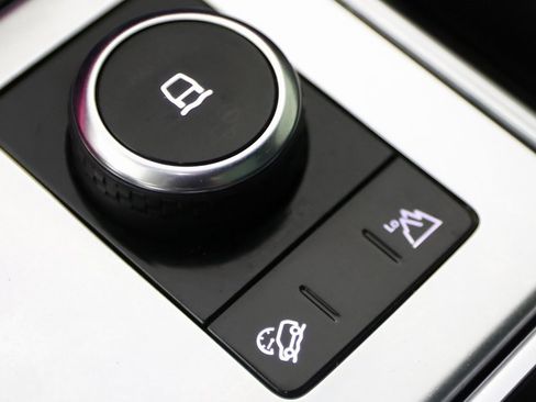 Used 2023 Land Rover Range Rover SE image 23