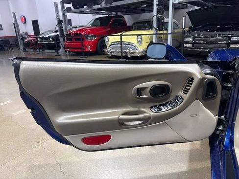 Used 2004 Chevrolet Corvette Convertible w/ Preferred Equipment Group RWD image 93