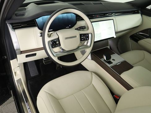 New 2026 Land Rover Range Rover Long Wheelbase SE image 10