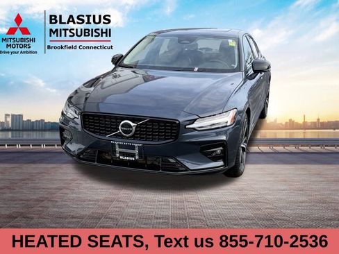 Used 2025 Volvo S60 B5 Core image 5