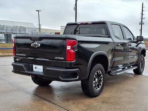 Used 2024 Chevrolet Silverado 1500 ZR2 image 2