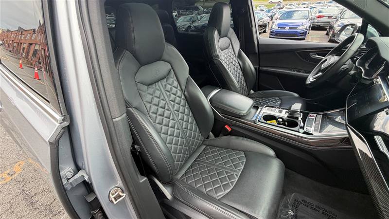 Used 2022 Audi SQ7 Premium Plus w/ SQ7 Executive Package AWD/4WD image 8