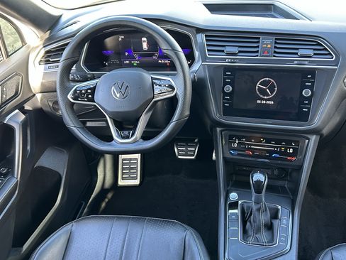 Used 2023 Volkswagen Tiguan SE R-Line FWD image 12