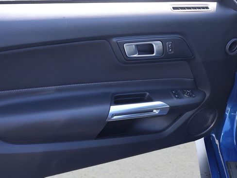 Used 2022 Ford Mustang GT w/ Black Accent Package RWD image 9