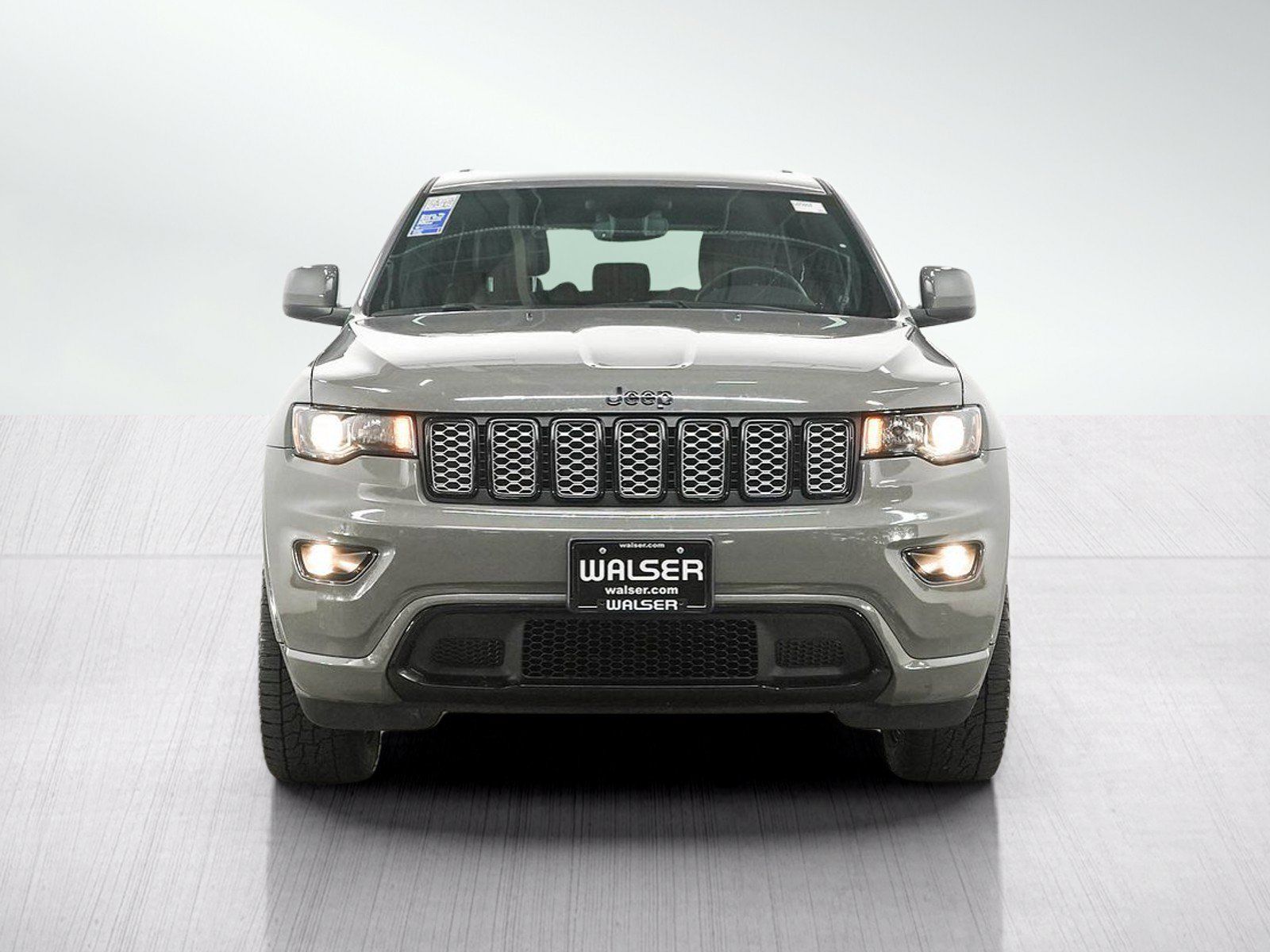 Used 2022 Jeep Grand Cherokee Laredo X AWD/4WD image 8